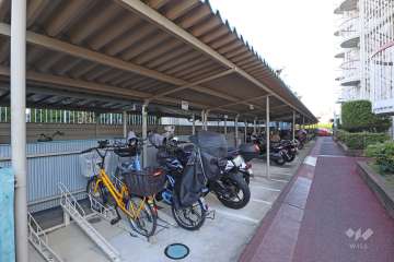 駐輪場とバイク置場