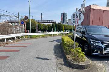 敷地北東側の前面道路