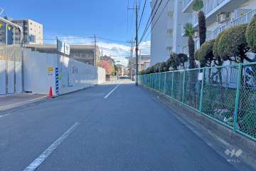 敷地東側の前面道路　