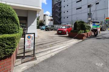 駐車場の出入り口