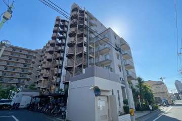 メイツ川口・青木の外観（北西側から）