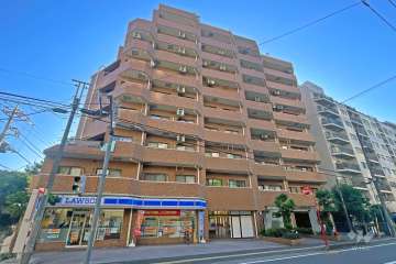 ライオンズマンション川口栄町の外観（北西側から）