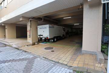 駐車場の出入り口　