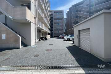 駐車場の出入り口