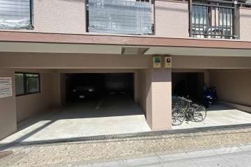 敷地内駐車場（屋内平面式）