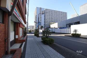 敷地北側の前面道路　