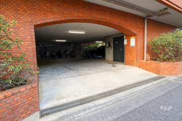 駐車場の出入り口