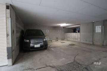 敷地内駐車場（屋内平面式）