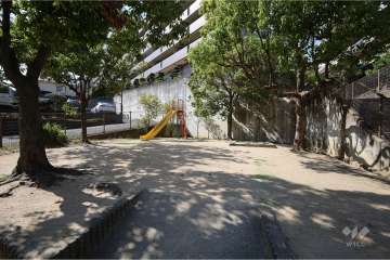 敷地に隣接する『瀬川南山公園』