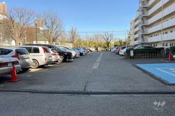 敷地内駐車場（屋外平面式）