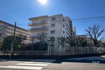 グリーンコーポ川口A棟の外観（北東側から）