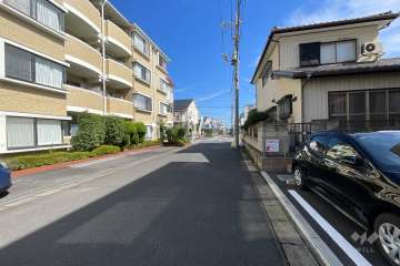 敷地南東側の前面道路