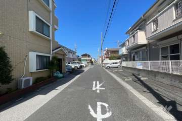 敷地東側の前面道路