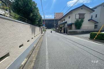 敷地北側の前面道路　