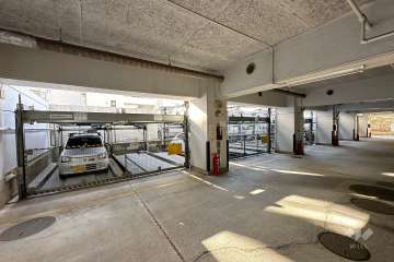 敷地内駐車場（屋内機械式）　