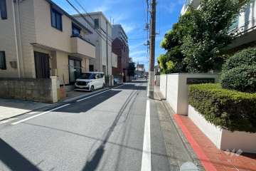 敷地東側の前面道路