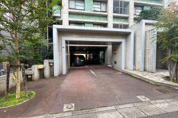 駐車場の出入り口　