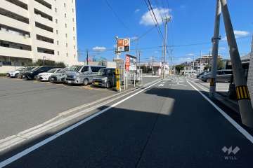 敷地北西側の前面道路
