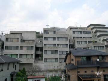 箕面アームズの外観