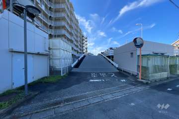 駐車場の出入口