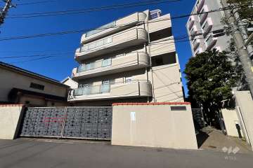 コンド川口の外観（南東側から）