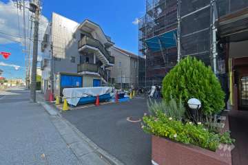 敷地内駐車場と駐輪場