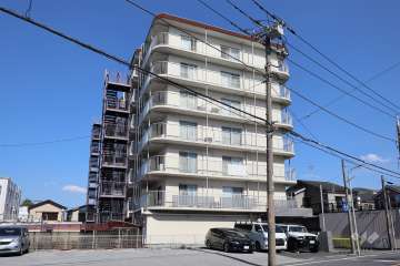 エクセレンス川口の外観（南西側から）