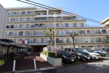 ライオンズマンション川口第3の外観（東側から）