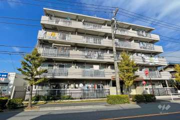 エンゼルハイム川口の外観（南西側から）