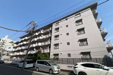 トーア川口マンションの外観（西側から）