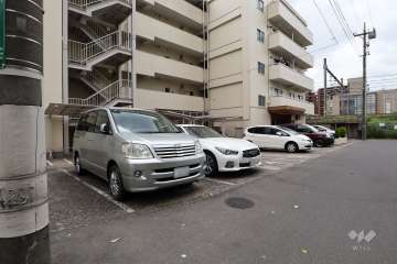 敷地内駐車場（屋外平面式）