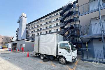 ライオンズマンション草加の外観（西側から）