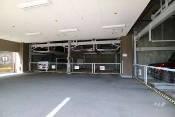 敷地内駐車場（屋内機械式）