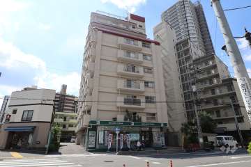 群峰川口本町マンションの外観（北東側から）
