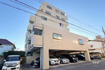 前川公園ローヤルコーポの外観（北東側から）