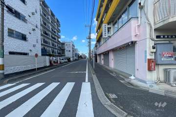 敷地東側の前面道路