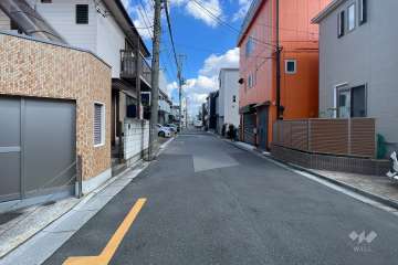 敷地南側の前面道路