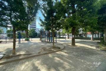 敷地に隣接した並木町北公園