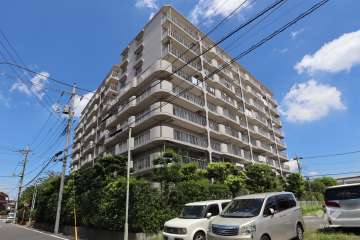 川口サンハイツの外観（南西側から）