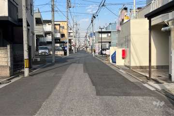 敷地の西側前面道路（南側から）