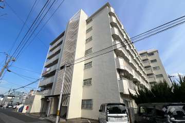 第5コーポサンキョーの外観（南西側から）