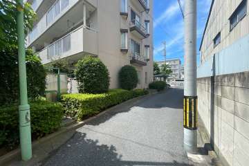 敷地東側の前面道路　