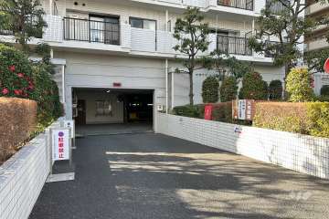 敷地内駐車場（屋内機械式）