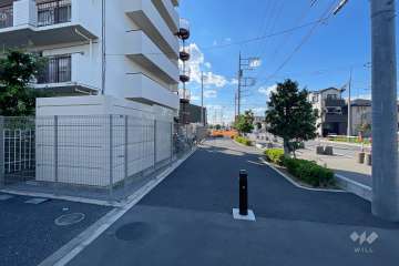 敷地北側の前面道路