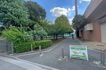 敷地南側に隣接した『青木町公園』