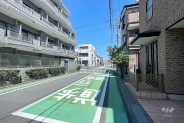 敷地東側の前面道路