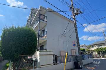 東観マンションの外観（南東側から）　