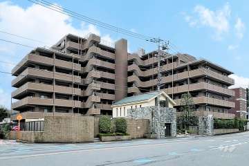 コスモ川口戸塚ガーデンフォルムの外観（北側から）