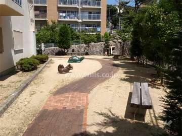 敷地内、B棟側にある小さな公園