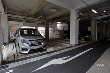 敷地内駐車場（屋内機械式）